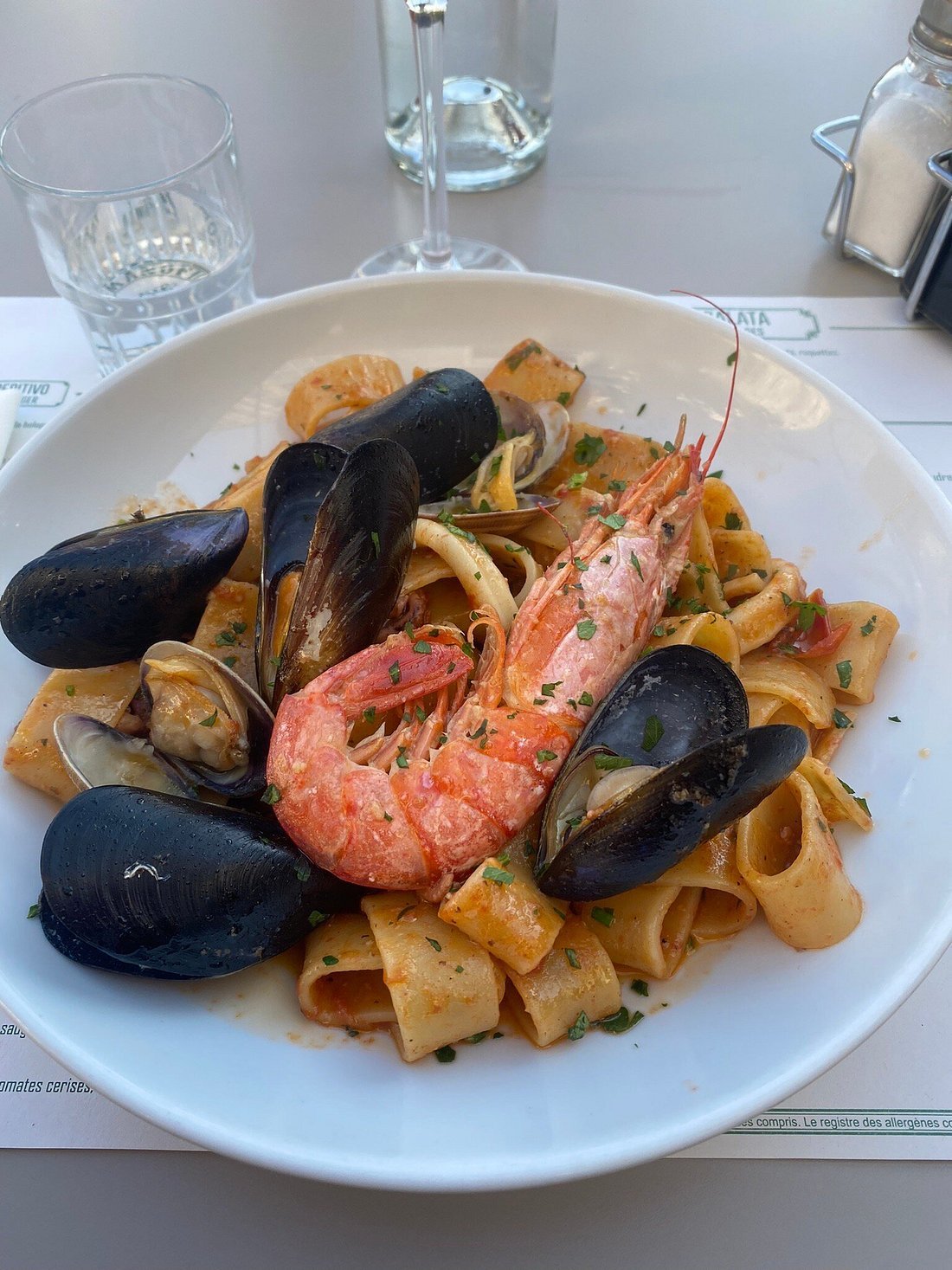 Paccheri aux fruits de mer et gambas